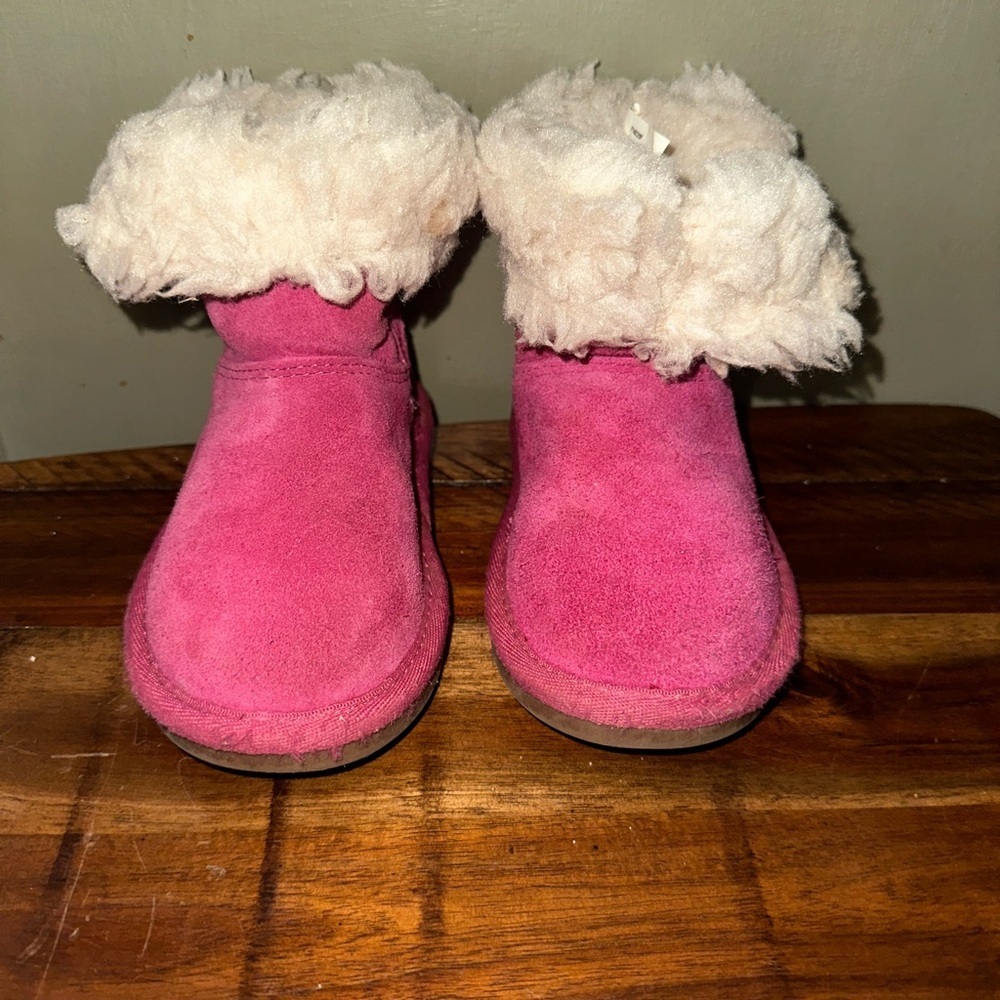 Koolaburra  by UGG Pink Boots with Fur